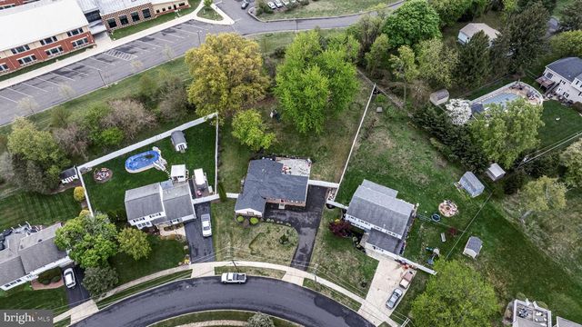 717 LONGSTRETH RD, Warminster, PA 18974