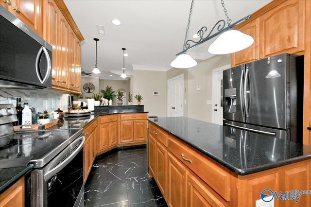 4017 Saddlehorn Bend SW, Decatur, AL 35603