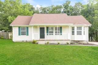 208 Riverwood Dr, La Vergne, TN 37086
