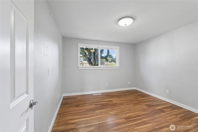 1413 S 276th Place, Des Moines, WA 98198