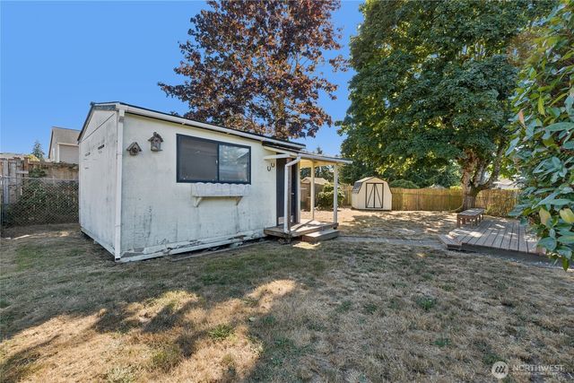 1413 S 276th Place, Des Moines, WA 98198