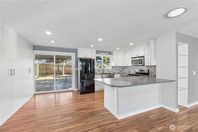 1413 S 276th Place, Des Moines, WA 98198