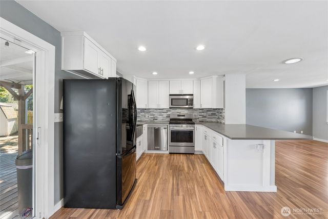 1413 S 276th Place, Des Moines, WA 98198