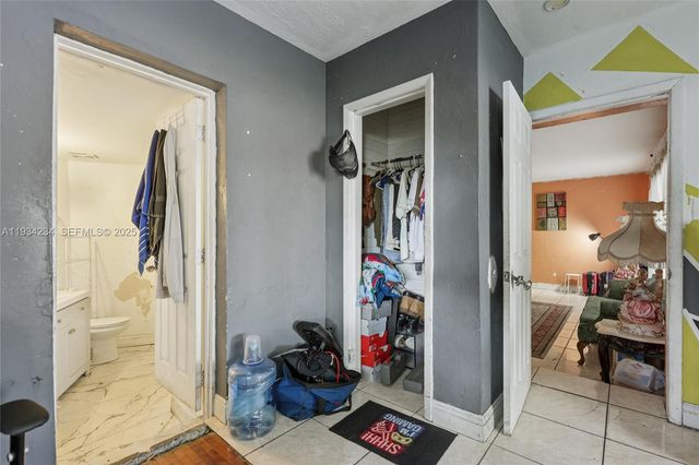 6040 SW 32nd St, Miramar, FL 33023