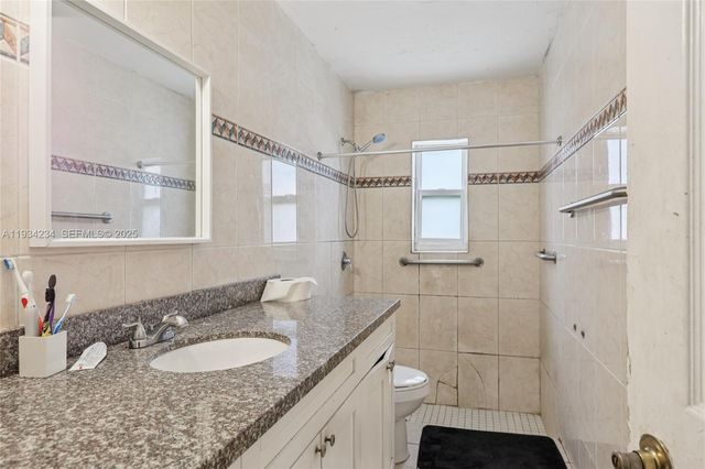 6040 SW 32nd St, Miramar, FL 33023