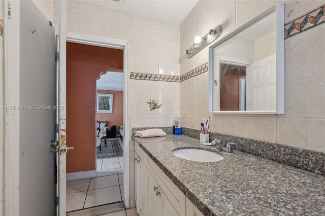 6040 SW 32nd St, Miramar, FL 33023