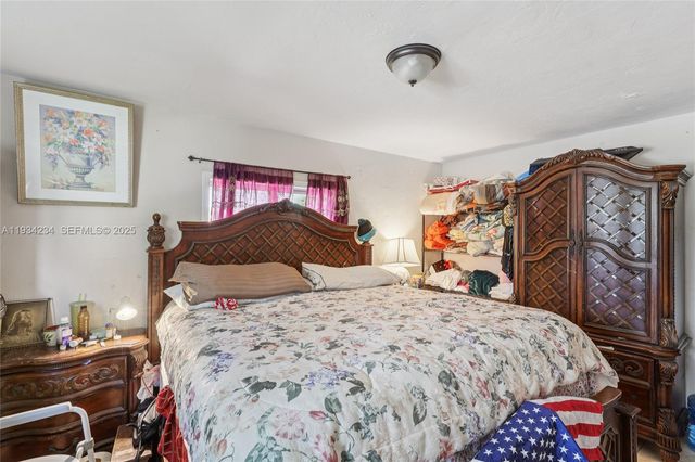 6040 SW 32nd St, Miramar, FL 33023