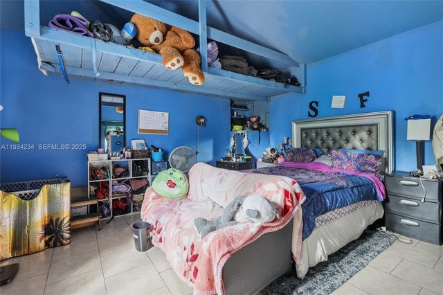 6040 SW 32nd St, Miramar, FL 33023