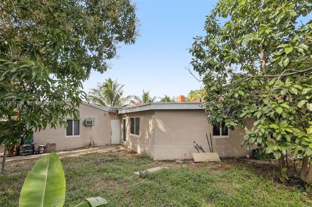 6040 SW 32nd St, Miramar, FL 33023