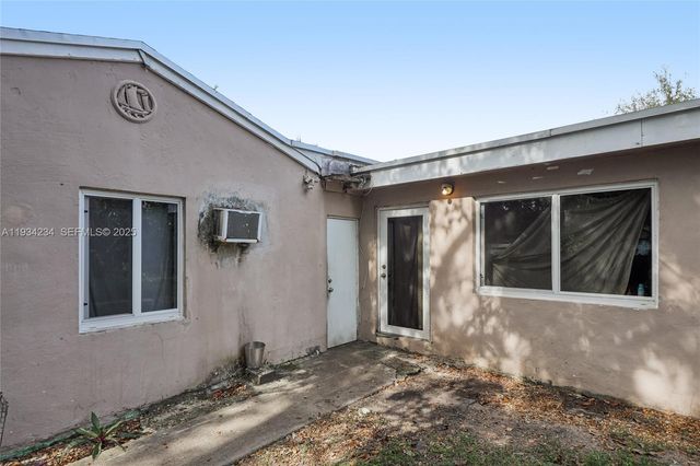 6040 SW 32nd St, Miramar, FL 33023