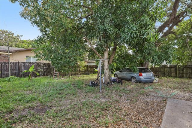 6040 SW 32nd St, Miramar, FL 33023