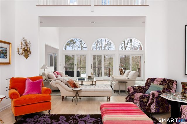 215 South Lake Drive, Stamford, CT 06903