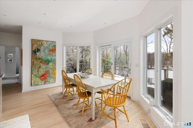 215 South Lake Drive, Stamford, CT 06903