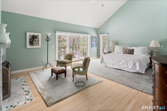 215 South Lake Drive, Stamford, CT 06903