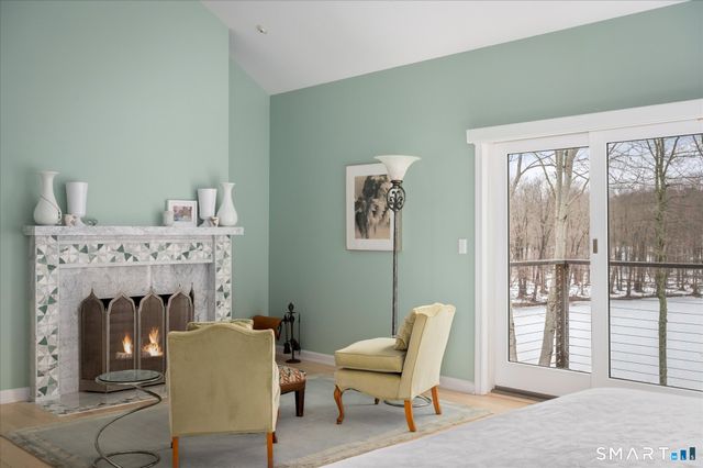 215 South Lake Drive, Stamford, CT 06903