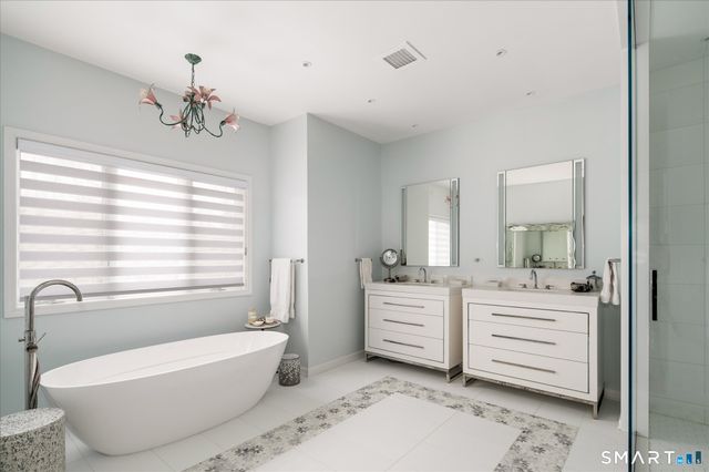 215 South Lake Drive, Stamford, CT 06903