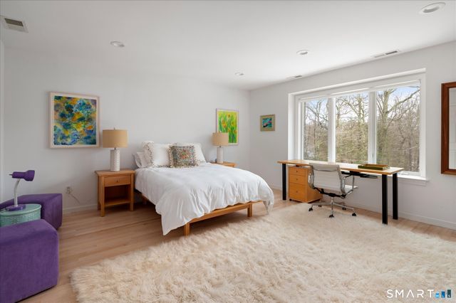 215 South Lake Drive, Stamford, CT 06903