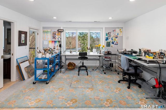 215 South Lake Drive, Stamford, CT 06903