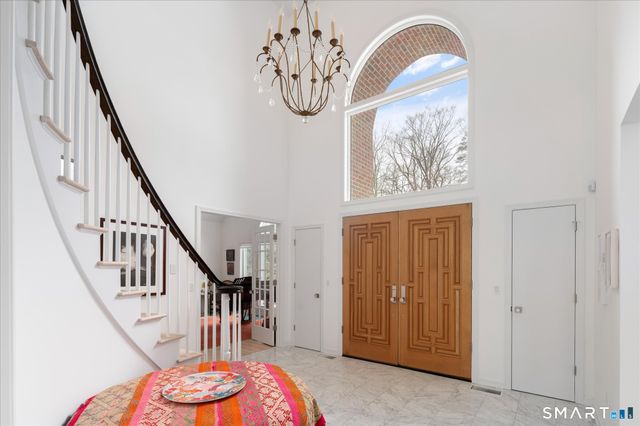 215 South Lake Drive, Stamford, CT 06903