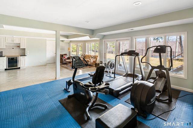 215 South Lake Drive, Stamford, CT 06903