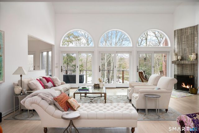 215 South Lake Drive, Stamford, CT 06903