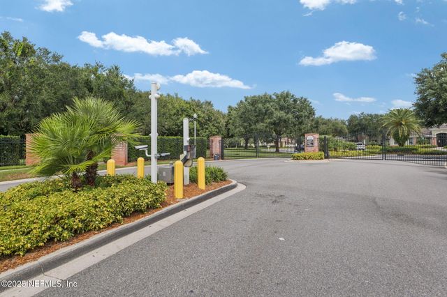 7506 RED CRANE Lane, Jacksonville, FL 32256