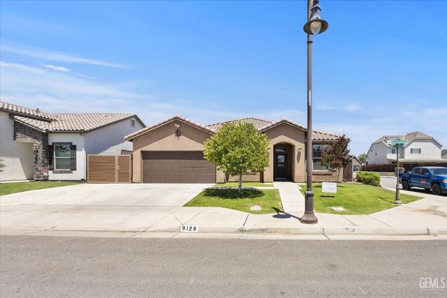 9128 Oak Garden Lane, Shafter, CA 93263