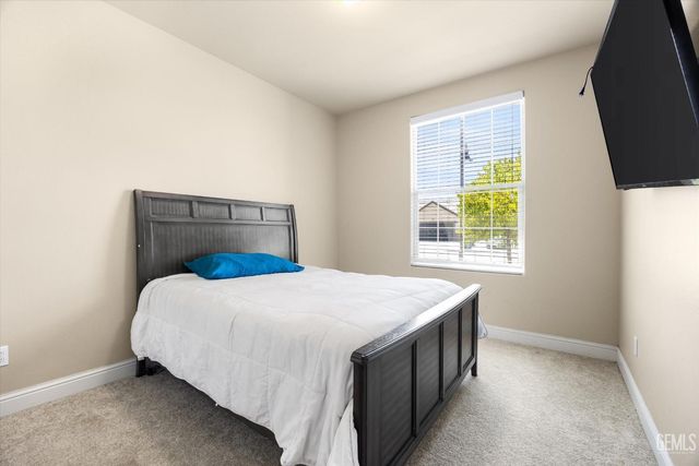 9128 Oak Garden Lane, Shafter, CA 93263