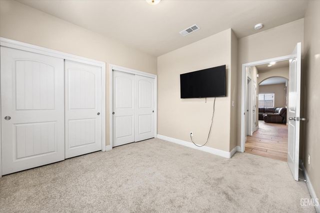 9128 Oak Garden Lane, Shafter, CA 93263