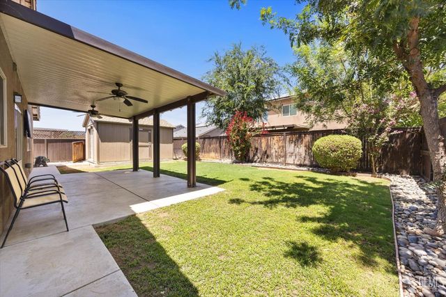 9128 Oak Garden Lane, Shafter, CA 93263