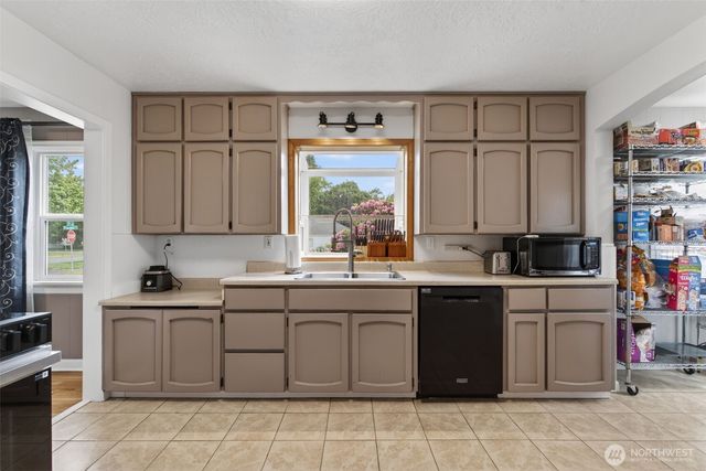 1528 7th Avenue, Longview, WA 98632
