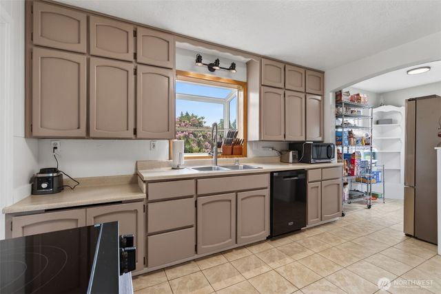 1528 7th Avenue, Longview, WA 98632