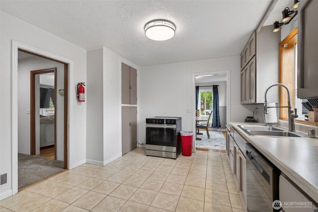 1528 7th Avenue, Longview, WA 98632