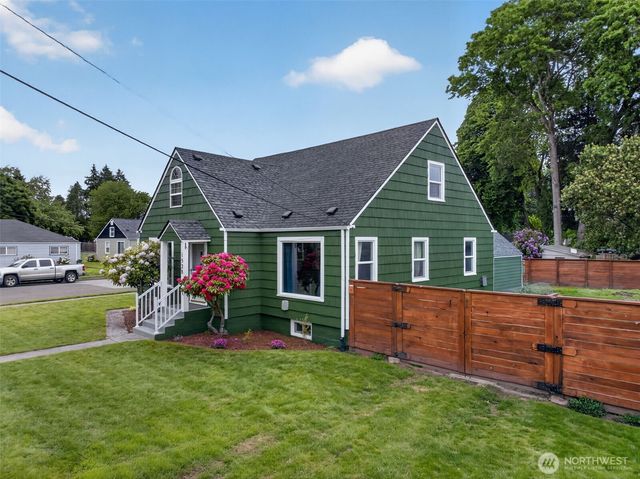 1528 7th Avenue, Longview, WA 98632