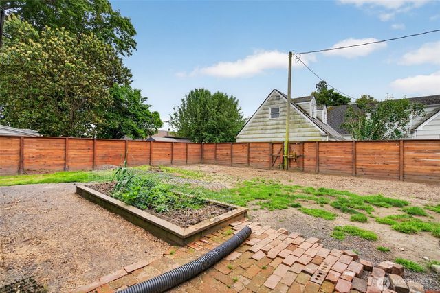 1528 7th Avenue, Longview, WA 98632