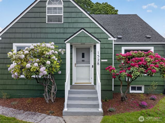 1528 7th Avenue, Longview, WA 98632