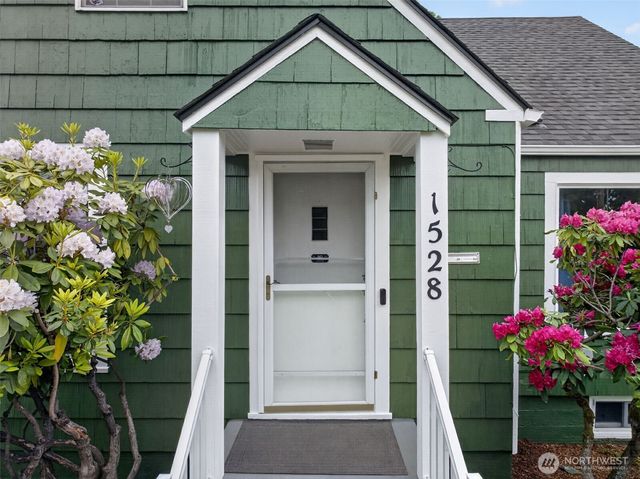 1528 7th Avenue, Longview, WA 98632