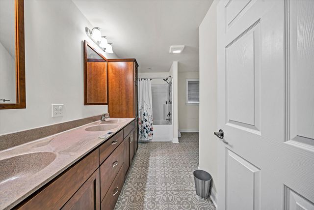 373 MOUNTAIN TOP DR, Rocky Mount, VA 24151