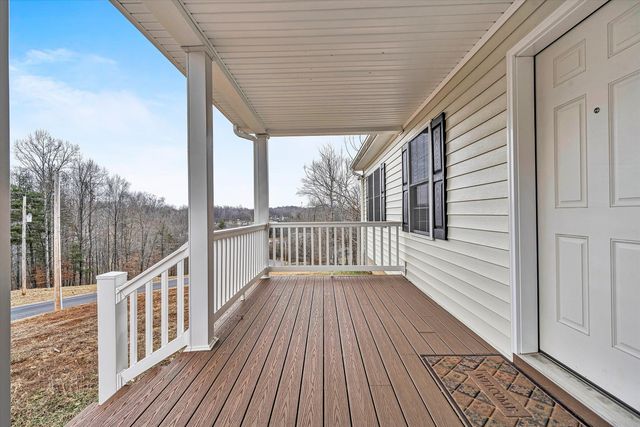 373 MOUNTAIN TOP DR, Rocky Mount, VA 24151