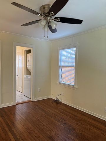 1212 Postoffice Street, Galveston, TX 77550