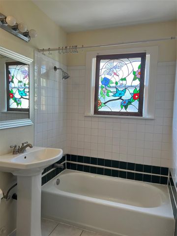 1212 Postoffice Street, Galveston, TX 77550