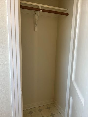 1212 Postoffice Street, Galveston, TX 77550