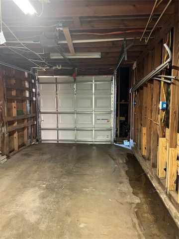 1212 Postoffice Street, Galveston, TX 77550