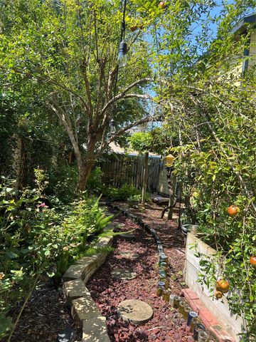 1212 Postoffice Street, Galveston, TX 77550