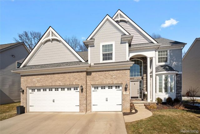 529 Napa Valley Drive, Milford Charter Township, MI 48381