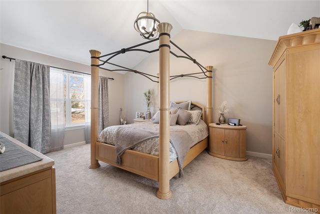 529 Napa Valley Drive, Milford Charter Township, MI 48381