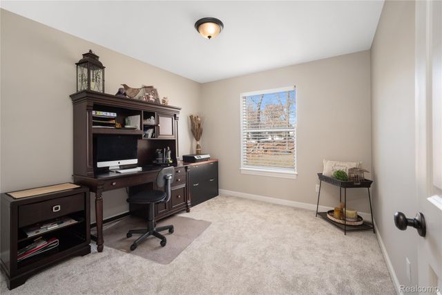 529 Napa Valley Drive, Milford Charter Township, MI 48381