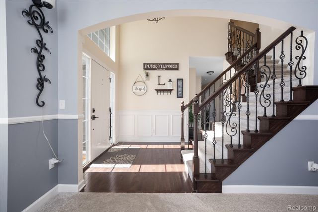 529 Napa Valley Drive, Milford Charter Township, MI 48381