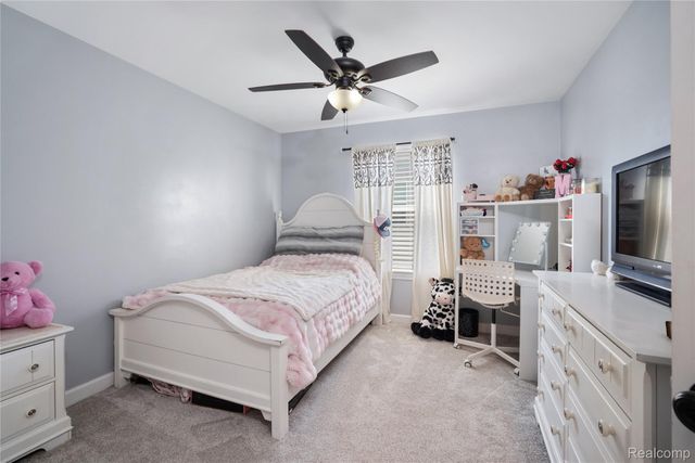 529 Napa Valley Drive, Milford Charter Township, MI 48381