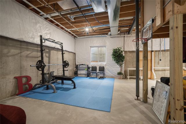 529 Napa Valley Drive, Milford Charter Township, MI 48381